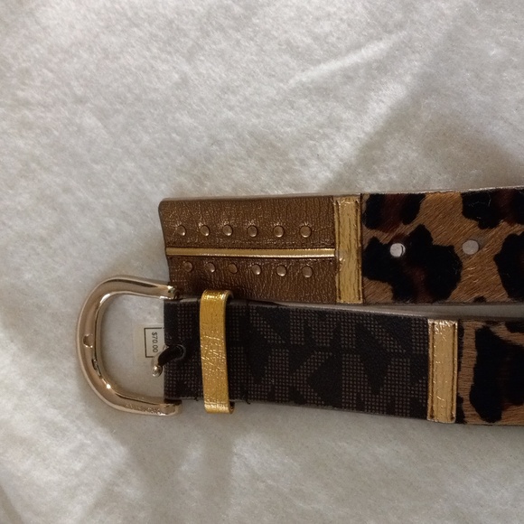 Auth. Michael Kors Multi Buckle Belt Small Syle# 554720 Retail $70 - Picture 6 of 7